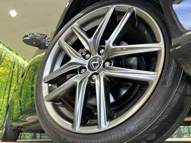 �y����18�C���`�A���~�z�C�[���z�O�ςɃ}�b�`���������A���~�z�C�[���𑕒����Ă���܂��B�e��ЊO�A���~�z�C�[����A�X�^�b�h���X�^�C�����戵�����Ă���܂��B���񂲑��k����������