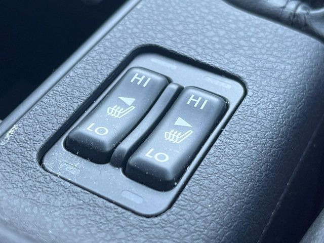 【シートヒーター】寒い日に重宝するシートヒーター!エアコンより早く温まってくれるので寒がりの人も安心ですね♪エアコンの温風は乾燥するから苦手、という方にもをおすすめです。