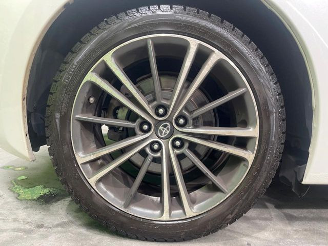 �y����17�C���`�A���~�z�C�[���z�O�ςɃ}�b�`���������A���~�z�C�[���𑕒����Ă���܂��B�e��ЊO�A���~�z�C�[����A�X�^�b�h���X�^�C�����戵�����Ă���܂��B���񂲑��k����������