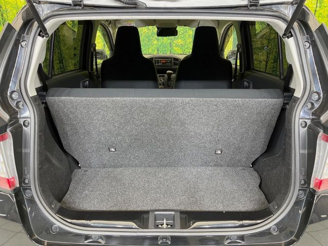 普段のお買い物や通勤、送迎等に十分な荷室スペースを確保しております。セカンドシートを倒すと、大きな荷物の積載も可能です♪