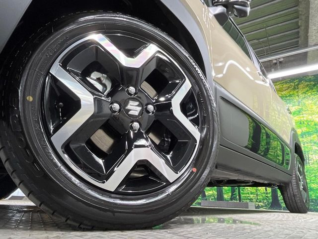 �y����16�C���`�A���~�z�C�[���z�O�ςɃ}�b�`���������A���~�z�C�[���𑕒����Ă���܂��B�e��ЊO�A���~�z�C�[����A�X�^�b�h���X�^�C�����戵�����Ă���܂��B���񂲑��k����������