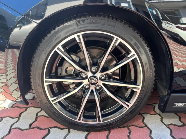 �y17�C���`�A���~�z�C�[���z�O�ςɃ}�b�`���������A���~�z�C�[���𑕒����Ă���܂��B�e��ЊO�A���~�z�C�[����A�X�^�b�h���X�^�C�����戵�����Ă���܂��B���񂲑��k����������