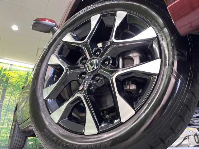 �y����18�C���`�A���~�z�C�[���z�O�ςɃ}�b�`���������A���~�z�C�[���𑕒����Ă���܂��B�e��ЊO�A���~�z�C�[����A�X�^�b�h���X�^�C�����戵�����Ă���܂��B���񂲑��k����������