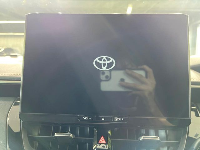 �y10.5�C���` �f�B�X�v���C�I�[�f�B�I�z���ʂ̃f�B�X�v���C��AppleCarPlay��AndroidAuto�����p�\�B�傫�ȉ�ʂŃX�}�z�i�r�A�v���������p���������܂���