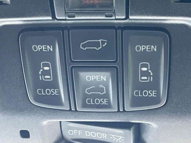 【両側パワースライドドア】スマートキーや運転席のスイッチで後席両側スライドドアの開閉が可能♪電動だから力を入れてドアを開ける必要が無く、小さなお子様でも簡単に開け閉めでき快適です♪
