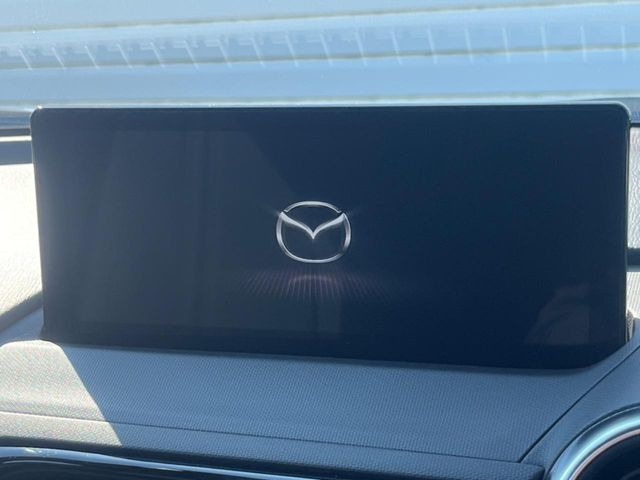 【メーカー純正ナビ】インテリアに溶け込むスタイリッシュな「専用設計」メーカーナビを装備♪視認性や操作性など基本性能にも優れ、より上質なカーライフをお楽しみいただけます。