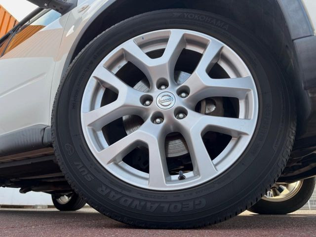 �y����18�C���`�A���~�z�C�[���z�O�ςɃ}�b�`���������A���~�z�C�[���𑕒����Ă���܂��B�e��ЊO�A���~�z�C�[����A�X�^�b�h���X�^�C�����戵�����Ă���܂��B���񂲑��k����������