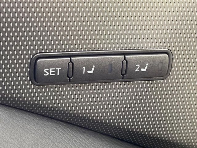 【メモリーシート】ドライバーごとに設定したシート位置を記憶して、ボタン一つで切り替えできる便利な機能!運転する方が複数名いらっしゃるご家庭におすすめです