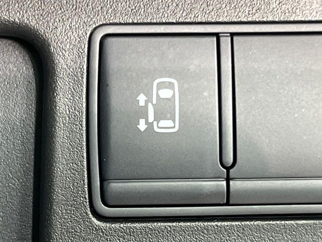 【パワースライドドア】スマートキーや運転席のスイッチでスライドドアの開閉が可能♪電動だから力を入れてドアを開ける必要が無く、小さいお子様でも、重い荷物を持っている時もラクに開け閉めできます♪