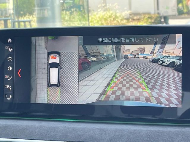��360�x�J�����V�X�e��:��p�̃J�����ɂ��A�ォ�猩���낵���悤�Ȏ��_��360�x�N���}�̎��͂��m�F���邱�Ƃ��ł��܂������p�������m�F���₷���A�����ꏊ�ł̐؂�Ԃ��⒓�Ԃ��X���[�Y�ɍs���܂��B