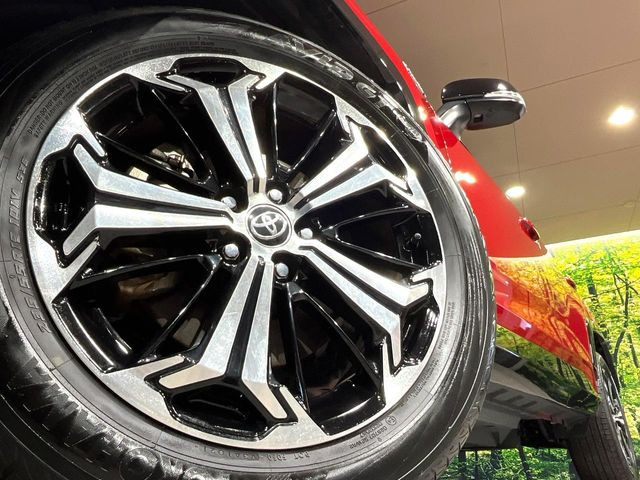 �y�����A���~�z�C�[���z�O�ςɃ}�b�`���������A���~�z�C�[���𑕒����Ă���܂��B�e��ЊO�A���~�z�C�[����A�X�^�b�h���X�^�C�����戵�����Ă���܂��B���񂲑��k����������