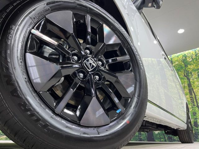 �y����16�C���`�A���~�z�C�[���z�O�ςɃ}�b�`���������A���~�z�C�[���𑕒����Ă���܂��B�e��ЊO�A���~�z�C�[����A�X�^�b�h���X�^�C�����戵�����Ă���܂��B���񂲑��k����������