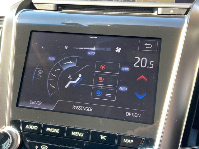 【シートヒーター&ベンチレーション】夏場は涼しい風でお尻や背中の熱やムレを防ぎ、冬はエアコンよりも早く温まってポカポカに!季節を問わず快適に過ごせます。