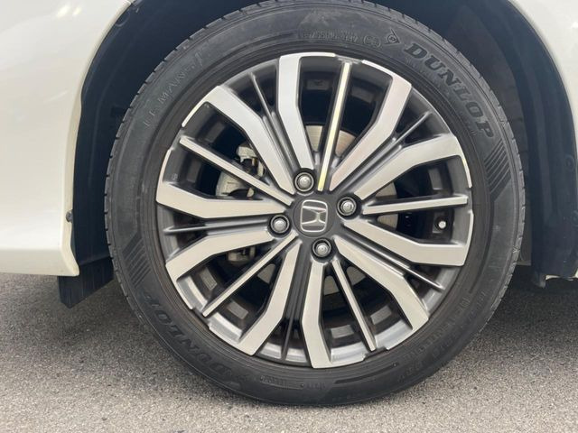 �y����16�C���`�A���~�z�C�[���z�O�ςɃ}�b�`���������A���~�z�C�[���𑕒����Ă���܂��B�e��ЊO�A���~�z�C�[����A�X�^�b�h���X�^�C�����戵�����Ă���܂��B���񂲑��k����������