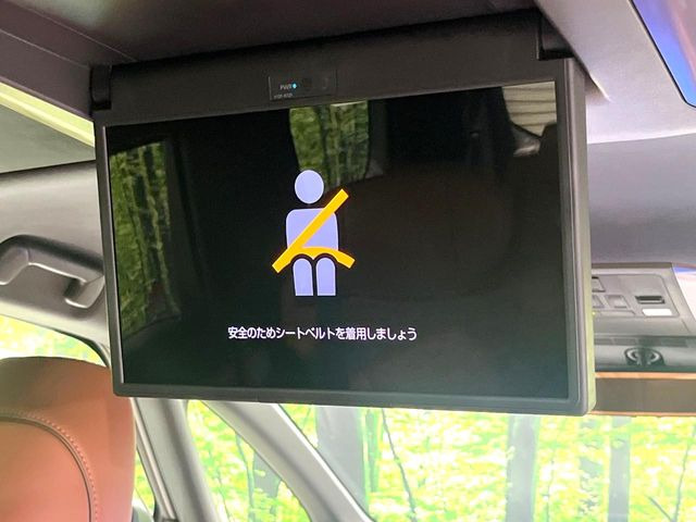 【フリップダウンモニター】大画面モニターで後席でもエンタメをお楽しみいただけます。小さなお子様にも大人気の装備です♪