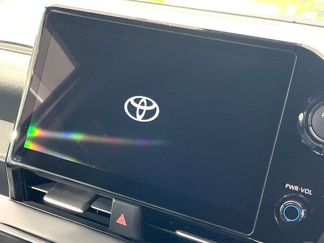 【10.5インチナビ】高級感とインパクトのある大画面ナビを装備。各種オーディオ操作はもちろん、スマホ連携もできる利便性の高いナビです♪