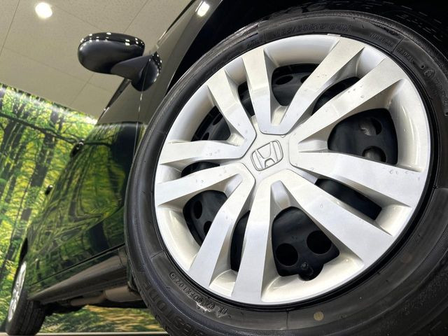 �y15�C���`�A���~�z�C�[���z�O�ςɃ}�b�`�����A���~�z�C�[���𑕒����Ă���܂��B�e��A���~�z�C�[����A�X�^�b�h���X�^�C�����戵�����Ă���܂��B���񂲑��k����������