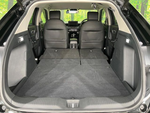 普段のお買い物や通勤、送迎等に十分な荷室スペースを確保しております。セカンドシートを倒すと、大きな荷物の積載も可能です♪