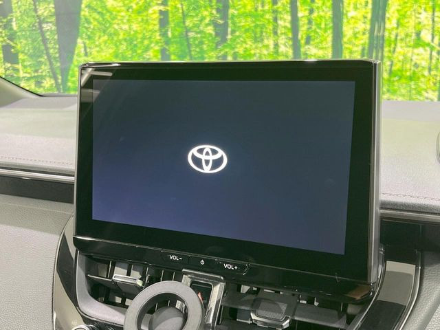 【10.5インチナビ】高級感とインパクトのある大画面ナビを装備。各種オーディオ操作はもちろん、スマホ連携もできる利便性の高いナビです♪