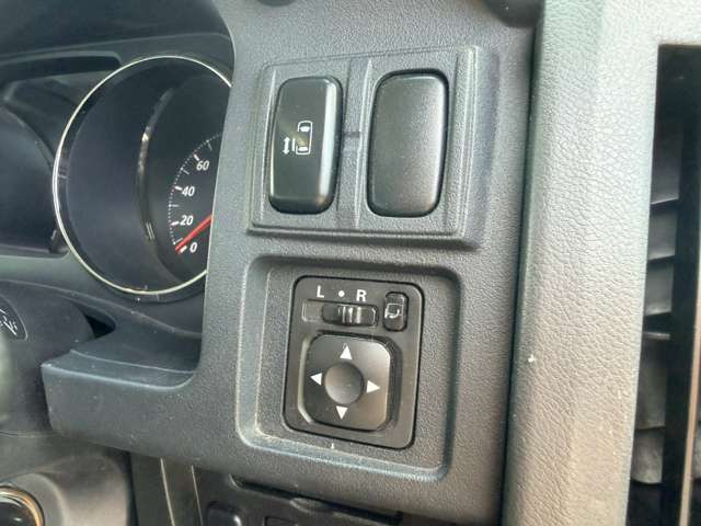 �C�ɂȂ邨�Ԃ�����܂�����E�̓d�b�ԍ����璼�ڂ��X�ɂ��₢���킹���������B�x�����@����ԗ����A��Ԃ܂łȂ�ł������������Ē����܂��B�X�^�b�t�ꓯ���A�����҂����Ă���܂��B