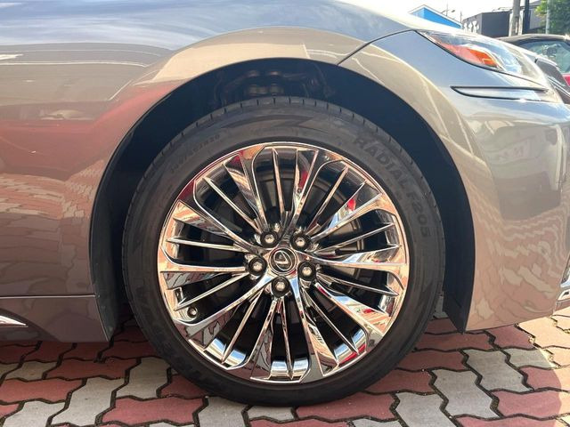 �y�����I�v�V����20�C���`�A���~�z�C�[���z�����I�v�V�����z�C�[���𑕒��B���s���\�̌���ɉ����A�O�ς����X�^�C���b�V���ɂȂ��Ă��܂��B