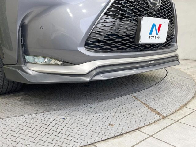 【TRDエアロ】人気のTRDエアロを装備!クルマの外観がよりスタイリッシュになり、街中で存在感あふれる1台に♪将来買い替える時にもリセールに影響しやすく、価値ある人気の装備です!