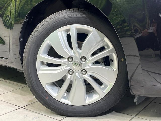 �y����16�C���`�A���~�z�C�[���z�O�ςɃ}�b�`���������A���~�z�C�[���𑕒����Ă���܂��B�e��ЊO�A���~�z�C�[����A�X�^�b�h���X�^�C�����戵�����Ă���܂��B���񂲑��k����������