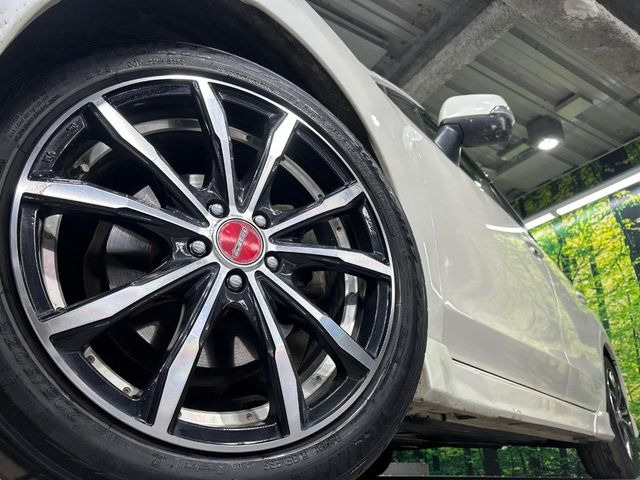 �y17�C���`�A���~�z�C�[���z�O�ςɃ}�b�`�����A���~�z�C�[���𑕒����Ă���܂��B�e��A���~�z�C�[����A�X�^�b�h���X�^�C�����戵�����Ă���܂��B���񂲑��k����������