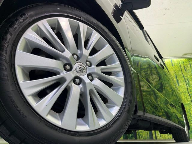 �y����18�C���`�A���~�z�C�[���z�O�ςɃ}�b�`���������A���~�z�C�[���𑕒����Ă���܂��B�e��ЊO�A���~�z�C�[����A�X�^�b�h���X�^�C�����戵�����Ă���܂��B���񂲑��k����������