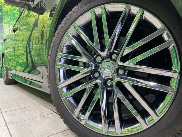 �y����18�C���`�A���~�z�C�[���z�O�ςɃ}�b�`���������A���~�z�C�[���𑕒����Ă���܂��B�e��ЊO�A���~�z�C�[����A�X�^�b�h���X�^�C�����戵�����Ă���܂��B���񂲑��k����������