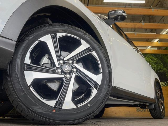 �y�O���[�h��p����17�C���`�A���~�z�C�[���z�f�U�C�����̍��������A���~�z�C�[���𑕒����Ă���܂��B�e��ЊO�A���~�z�C�[����A�X�^�b�h���X�^�C�����戵�����Ă���܂��B���񂲑��k����������