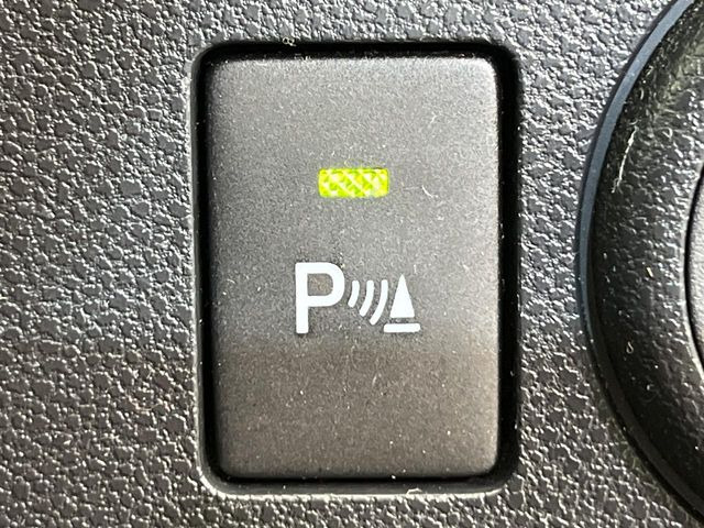【クリアランスソナー】バンパーに付いたセンサーが障害物を検知!一定の距離に近づくとアラートで教えてくれます♪狭い駐車スペースや車庫入れ時も安心ですね☆