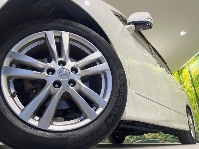 �y����18�C���`�A���~�z�C�[���z�O�ςɃ}�b�`���������A���~�z�C�[���𑕒����Ă���܂��B�e��ЊO�A���~�z�C�[����A�X�^�b�h���X�^�C�����戵�����Ă���܂��B���񂲑��k����������