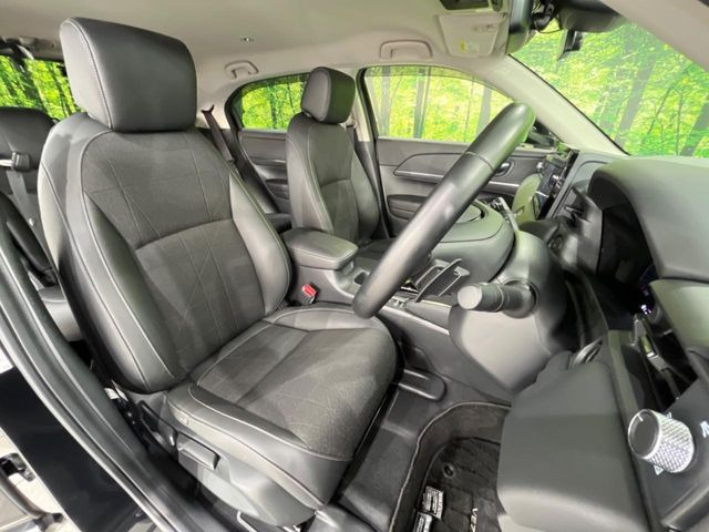 運転席シート廻りは使用感も少なく、良好な状態となっています。丁寧に使われていたことがよくわかりますね。