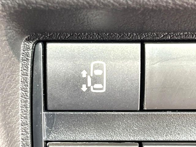 【パワースライドドア】スマートキーや運転席のスイッチでスライドドアの開閉が可能♪電動だから力を入れてドアを開ける必要が無く、小さいお子様でも、重い荷物を持っている時もラクに開け閉めできます♪