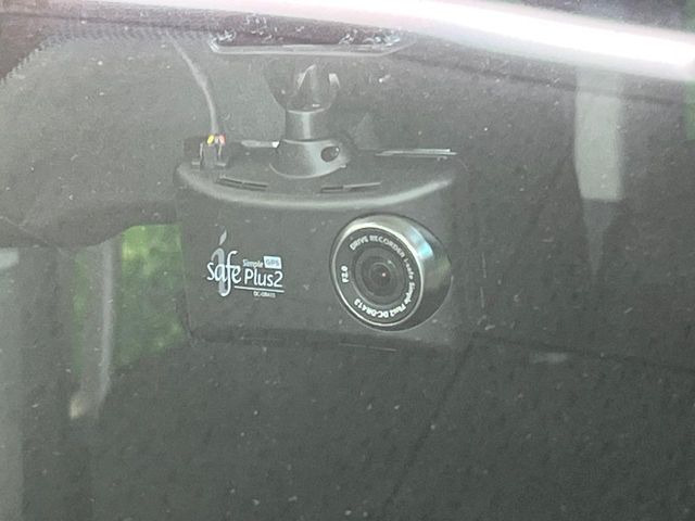 【ドライブレコーダー】ドライブレコーダー装備!走行中はもちろん、あおり運転や事故に遭遇した際、映像で記録し、万一のリスクに備えます。※記録用SDカードはお客様ご自身でご準備いただく必要があります。