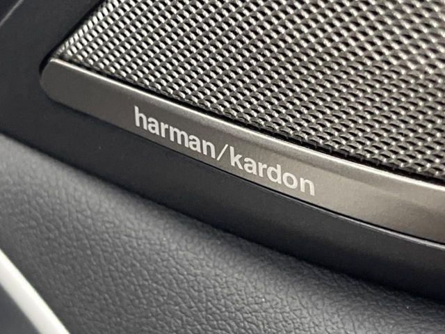 ��harman/kardon�T�E���h�V�X�e��:�I�[�f�B�I��僁�[�J�[����|����v���~�A���X�s�[�J�[�𑕔��B�����̃X�s�[�J�[����A���̗������܂ŕ����鍂�i���ȉ��y�����y���݂��������܂��B