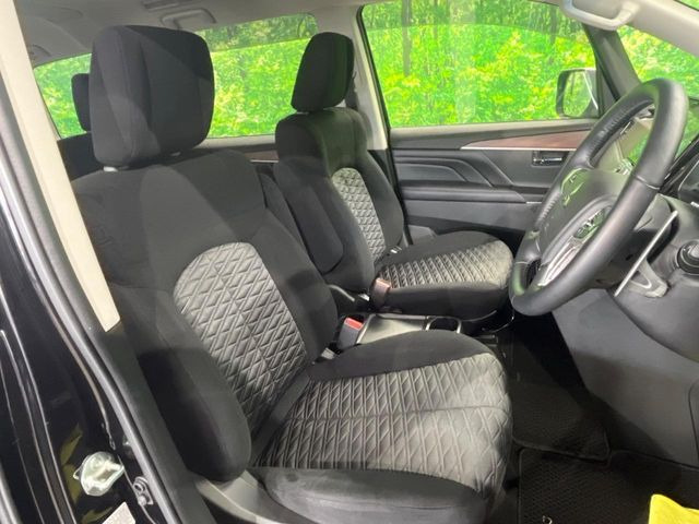 運転席シート廻りは使用感も少なく、良好な状態となっています。丁寧に使われていたことがよくわかりますね。
