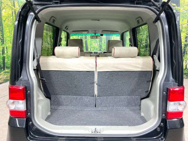 ���i�̂���������ʋ΁A���}���ɏ\���ȉ׎��X�y�[�X���m�ۂ��Ă���܂��B�Z�J���h�V�[�g��|���ƁA�傫�ȉו��̐ύڂ��\�ł���