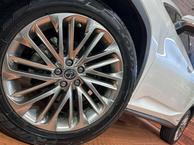 �y����20�C���`�A���~�z�C�[���z�O�ςɃ}�b�`���������A���~�z�C�[���𑕒����Ă���܂��B�e��ЊO�A���~�z�C�[����A�X�^�b�h���X�^�C�����戵�����Ă���܂��B���񂲑��k����������