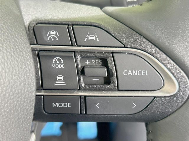 【アダプティブクルーズコントロール】高速道路での長距離走行が楽に!!自動で速度を保つクルーズコントロールが、衝突軽減システムと連携し、前方の車両を感知して車間を保つように速度調節してくれます!!