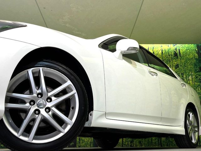 �y����18�C���`�A���~�z�C�[���z�O�ςɃ}�b�`���������A���~�z�C�[���𑕒����Ă���܂��B�e��ЊO�A���~�z�C�[����A�X�^�b�h���X�^�C�����戵�����Ă���܂��B���񂲑��k����������