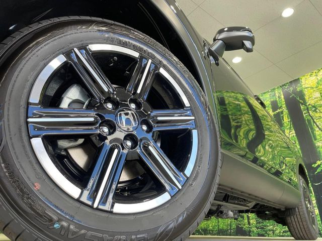�y����16�C���`�A���~�z�C�[���z�O�ςɃ}�b�`���������A���~�z�C�[���𑕒����Ă���܂��B�e��ЊO�A���~�z�C�[����A�X�^�b�h���X�^�C�����戵�����Ă���܂��B���񂲑��k����������