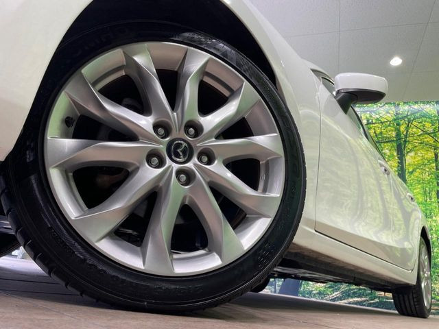 �y����18�C���`�A���~�z�C�[���z�O�ςɃ}�b�`���������A���~�z�C�[���𑕒����Ă���܂��B�e��ЊO�A���~�z�C�[����A�X�^�b�h���X�^�C�����戵�����Ă���܂��B���񂲑��k����������