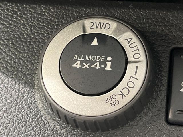�y�I�[�����[�h4&times;4�z2WD/4WD���[�h����y�ɐ؂�ւ��\�B�R��d����2WD�A�X�^�b�N���ɖ𗧂�LOCK�AAUTO���[�h�ł�4WD�̔z���������Œ������A�H�ʏ󋵂��킸���肵��������T�|�[�g�B