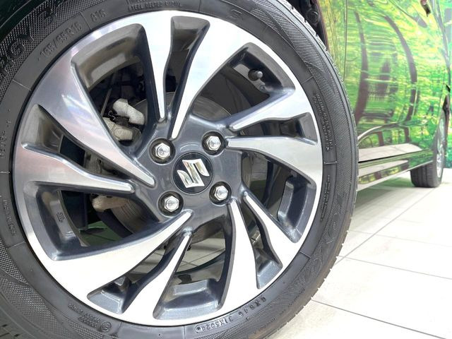�y����15�C���`�A���~�z�C�[���z�O�ςɃ}�b�`���������A���~�z�C�[���𑕒����Ă���܂��B�e��ЊO�A���~�z�C�[����A�X�^�b�h���X�^�C�����戵�����Ă���܂��B���񂲑��k����������