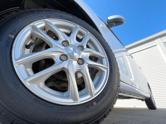 �y14�C���`�A���~�z�C�[���z�O�ςɃ}�b�`�����A���~�z�C�[���𑕒����Ă���܂��B�e��A���~�z�C�[����A�X�^�b�h���X�^�C�����戵�����Ă���܂��B���񂲑��k������