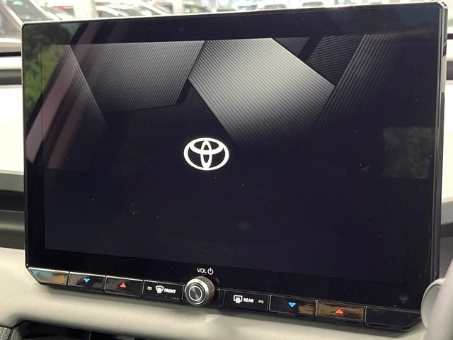 �y12.9�C���` �f�B�X�v���C�I�[�f�B�I�z���ʂ̃f�B�X�v���C��AppleCarPlay��AndroidAuto�����p�\�B�傫�ȉ�ʂŃX�}�z�i�r�A�v���������p���������܂���