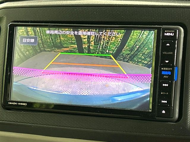 【バックカメラ】駐車時に後方がリアルタイム映像で確認できます。大型商業施設や立体駐車場での駐車時や、夜間のバック時に大活躍!運転スキルに関わらず、今や必須となった装備のひとつです!