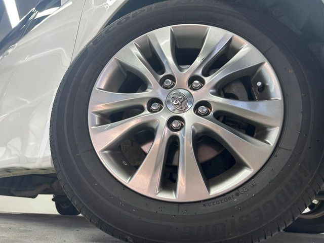 �y����16�C���`�A���~�z�C�[���z�O�ςɃ}�b�`���������A���~�z�C�[���𑕒����Ă���܂��B�e��ЊO�A���~�z�C�[����A�X�^�b�h���X�^�C�����戵�����Ă���܂��B���񂲑��k����������